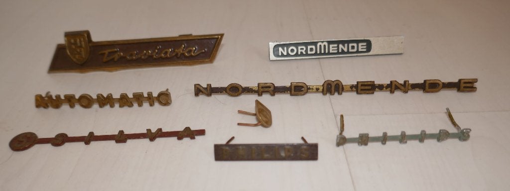 Emblemen van buizenradios te koop., Ophalen of Verzenden, Overige onderdelen