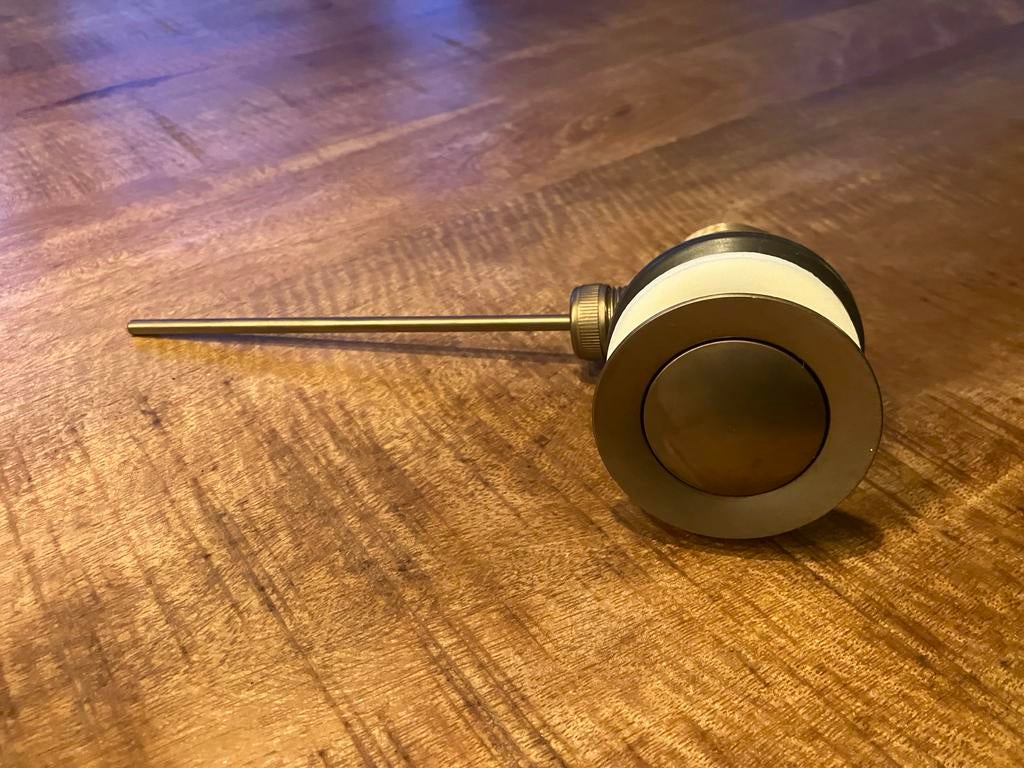 Nieuwe koperkleurige afvoerplug voor wastafel of bad, Ophalen of Verzenden, Nieuw, Koper, Wastafel