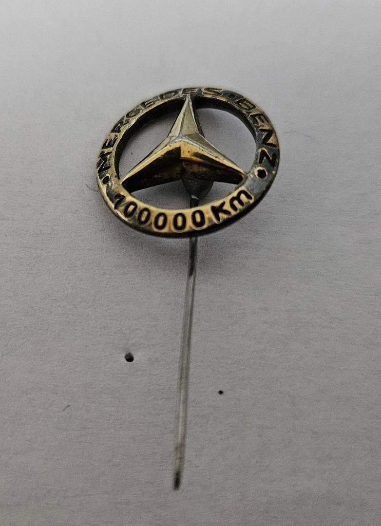 Mercedes-Benz 100.000 KM speldje, Verzamelen, Verzenden, Gebruikt, Auto's