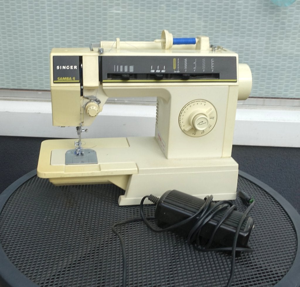 naaimachine '' Singer '' model Samba 4 - t.a.b., Ophalen, Zo goed als nieuw, Naaimachine, Singer
