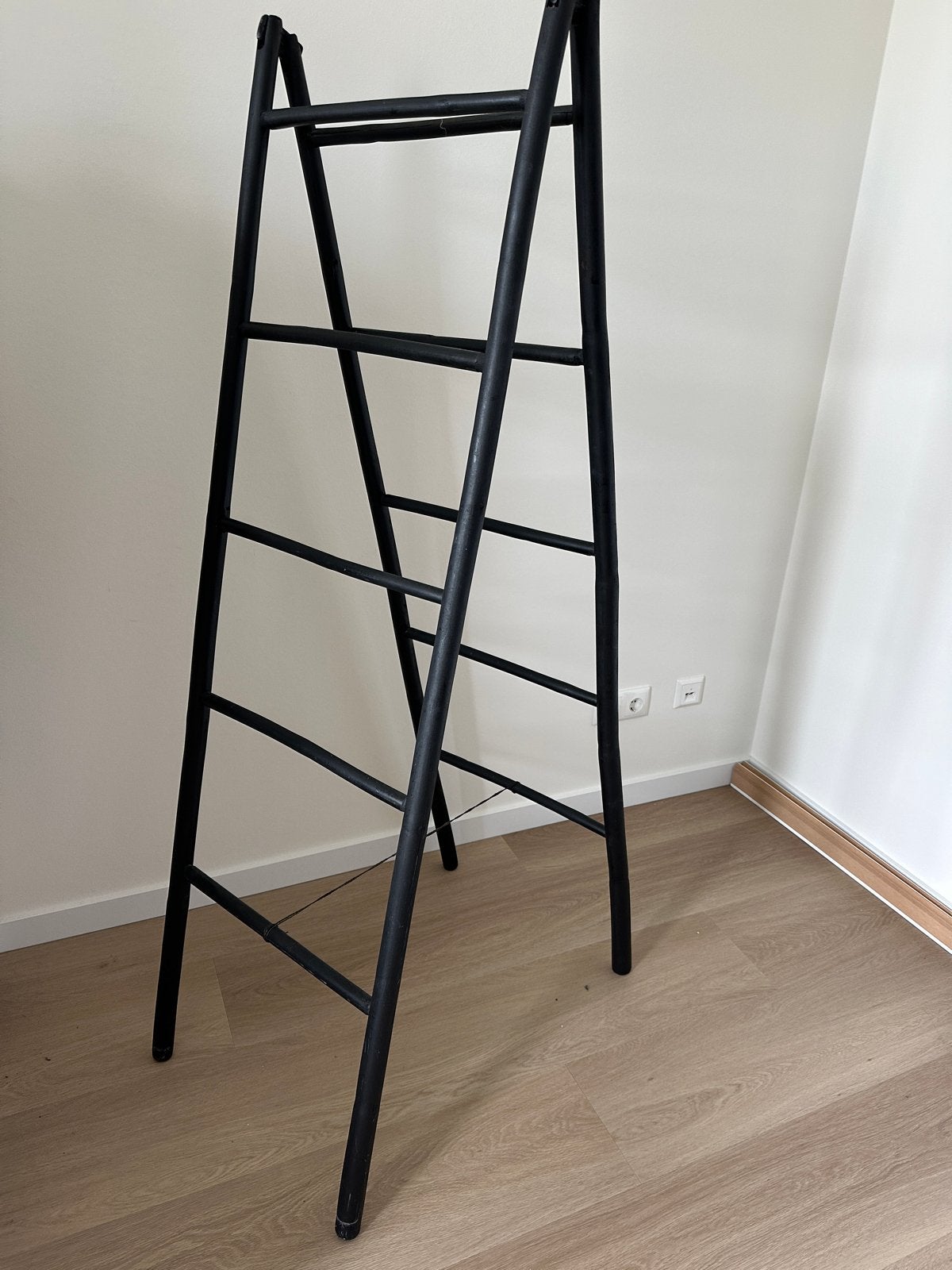 Decoratief trappetje - Zwart houten ladder, Huis en Inrichting, Woonaccessoires | Overige, Ophalen, Hout, Modern, Gebruikt