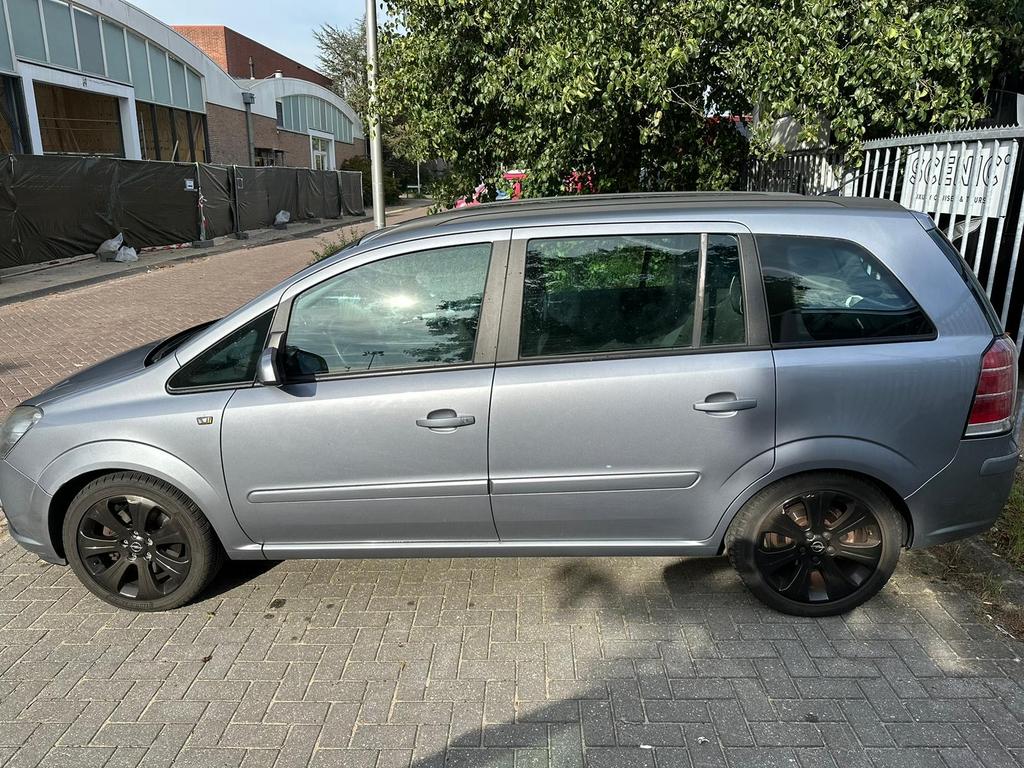 Opel Zafira 2.2 2005 Grijs export/handel, Voorwielaandrijving, 4 cilinders, 7 stoelen, Origineel Nederlands