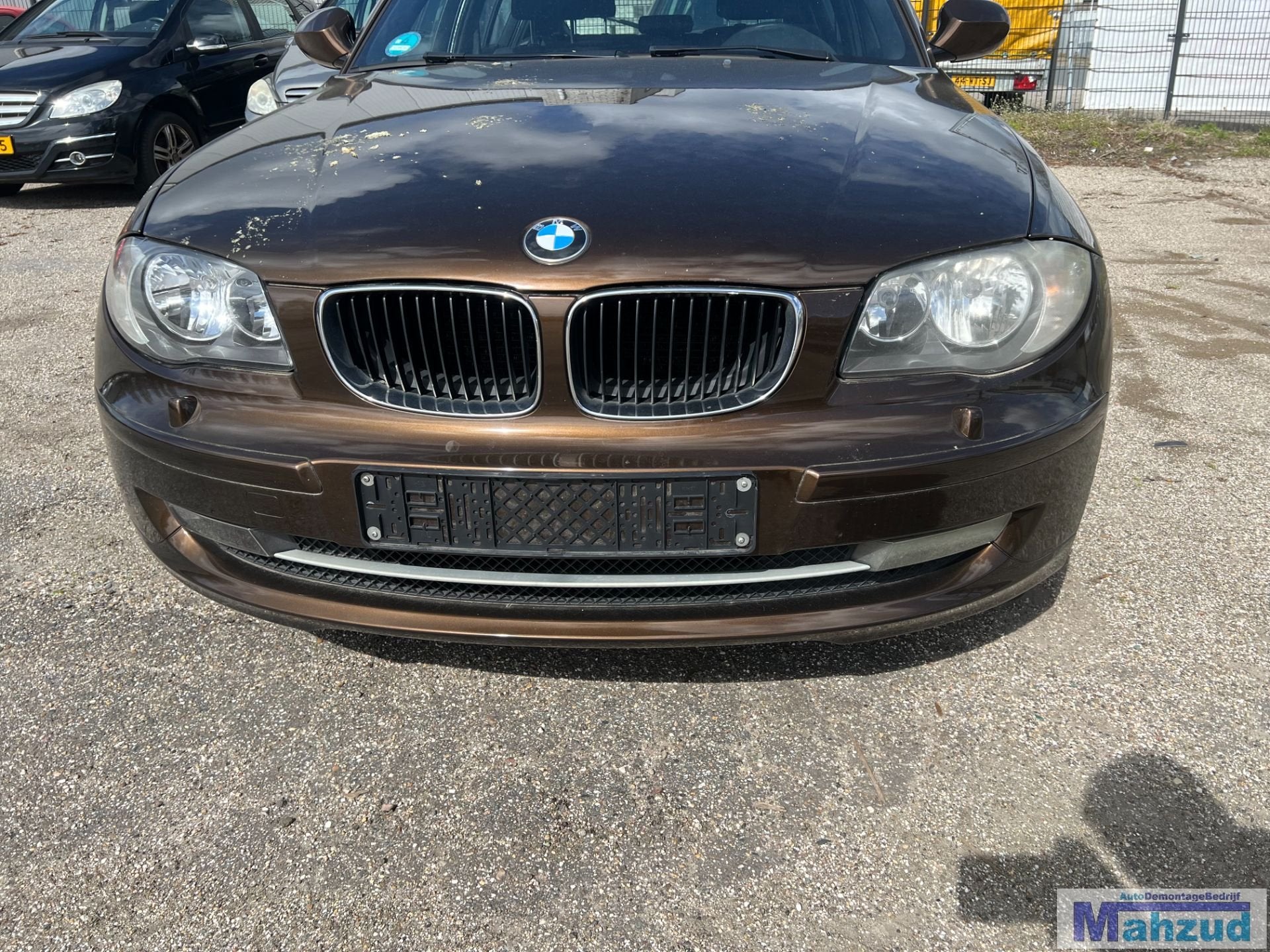 BMW 1 serie E87 Bruin B09/8 voorbumper 2004-2011, Petuelring 130
80788  Munich, DE, Gebruikt, Info@bmw.de, Ophalen of Verzenden