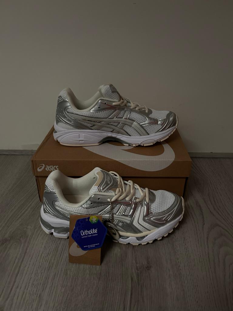 ASICS Gel-Kayano 14 Sneakers - Maat 42,5, Ophalen of Verzenden, Nieuw, Wit, Sneakers of Gympen