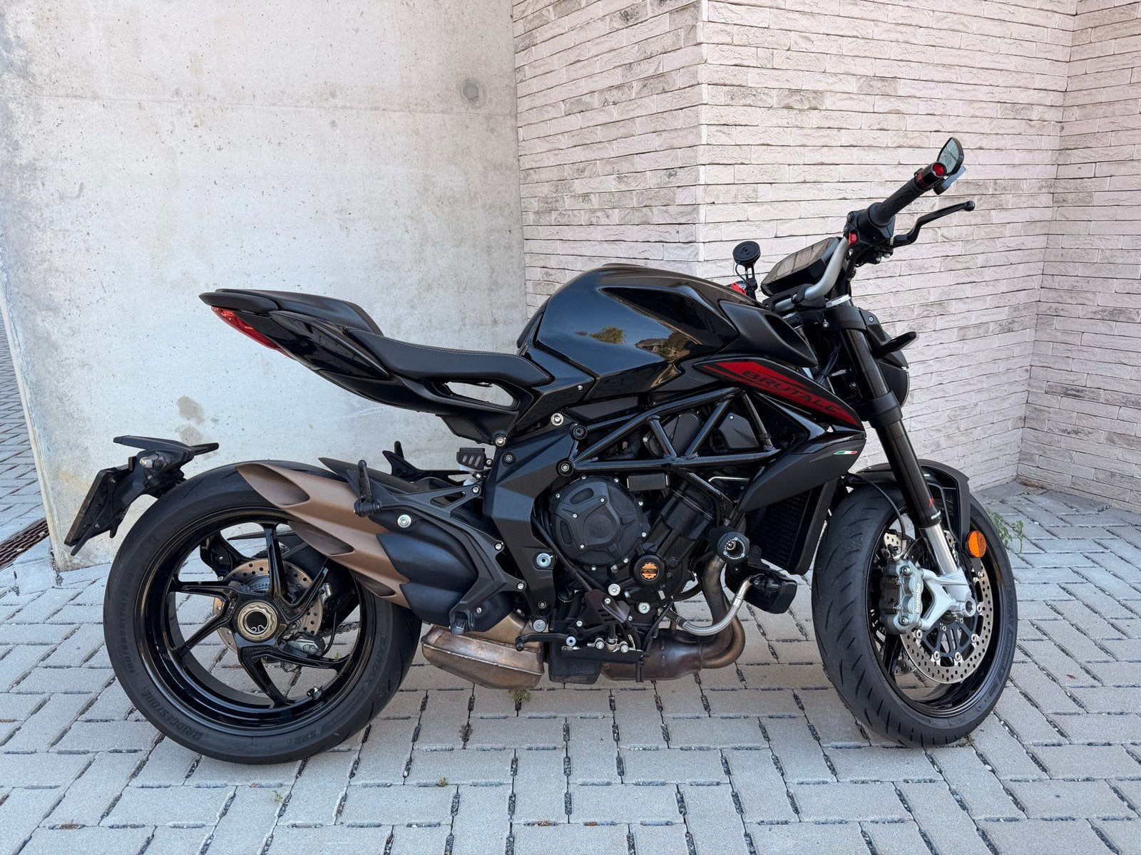 MV Agusta Brutale R- Dealer onderhouden, NIEUWSTAAT, Motoren, Particulier, Gebruikt, Naked bike