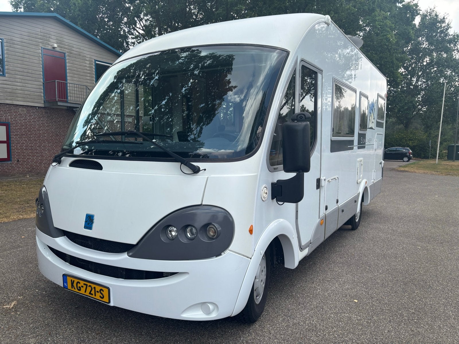 Caravans And Camping Knaus
