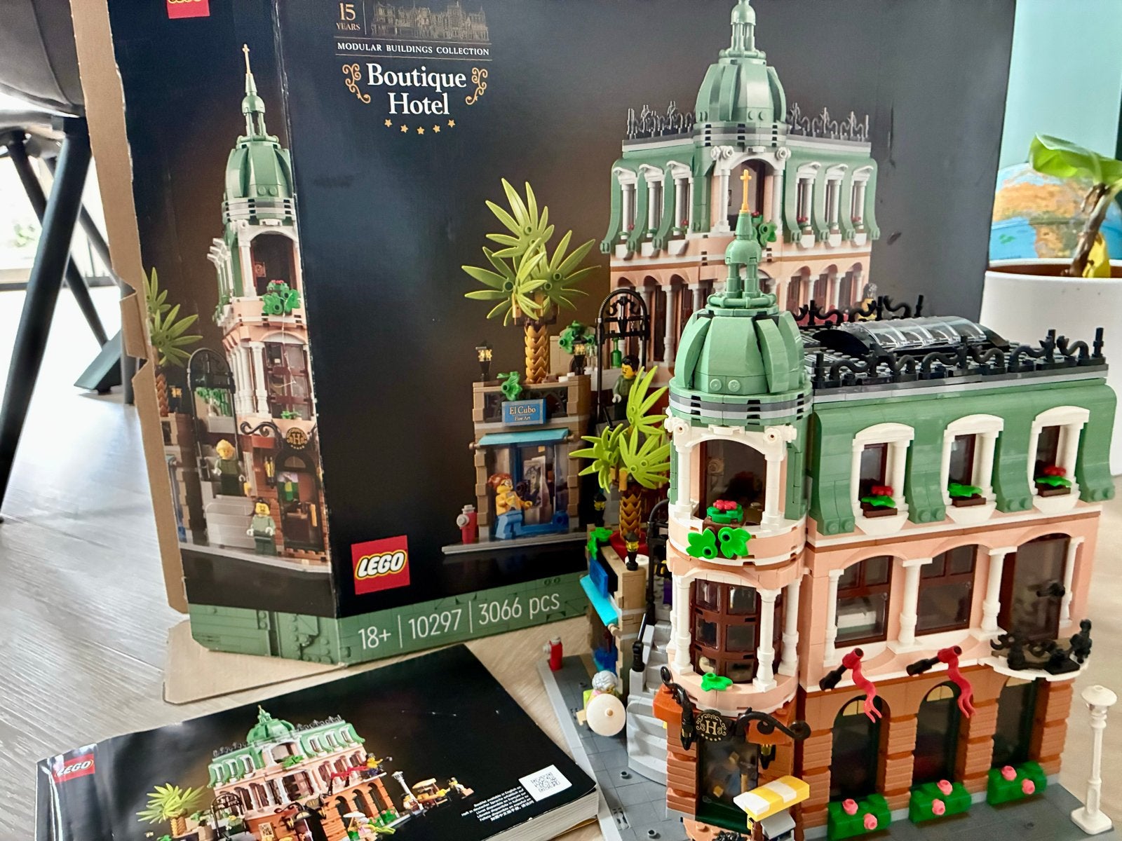 LEGO Boutique Hotel 10297 compleet!, Kinderen en Baby's, Ophalen of Verzenden, Zo goed als nieuw