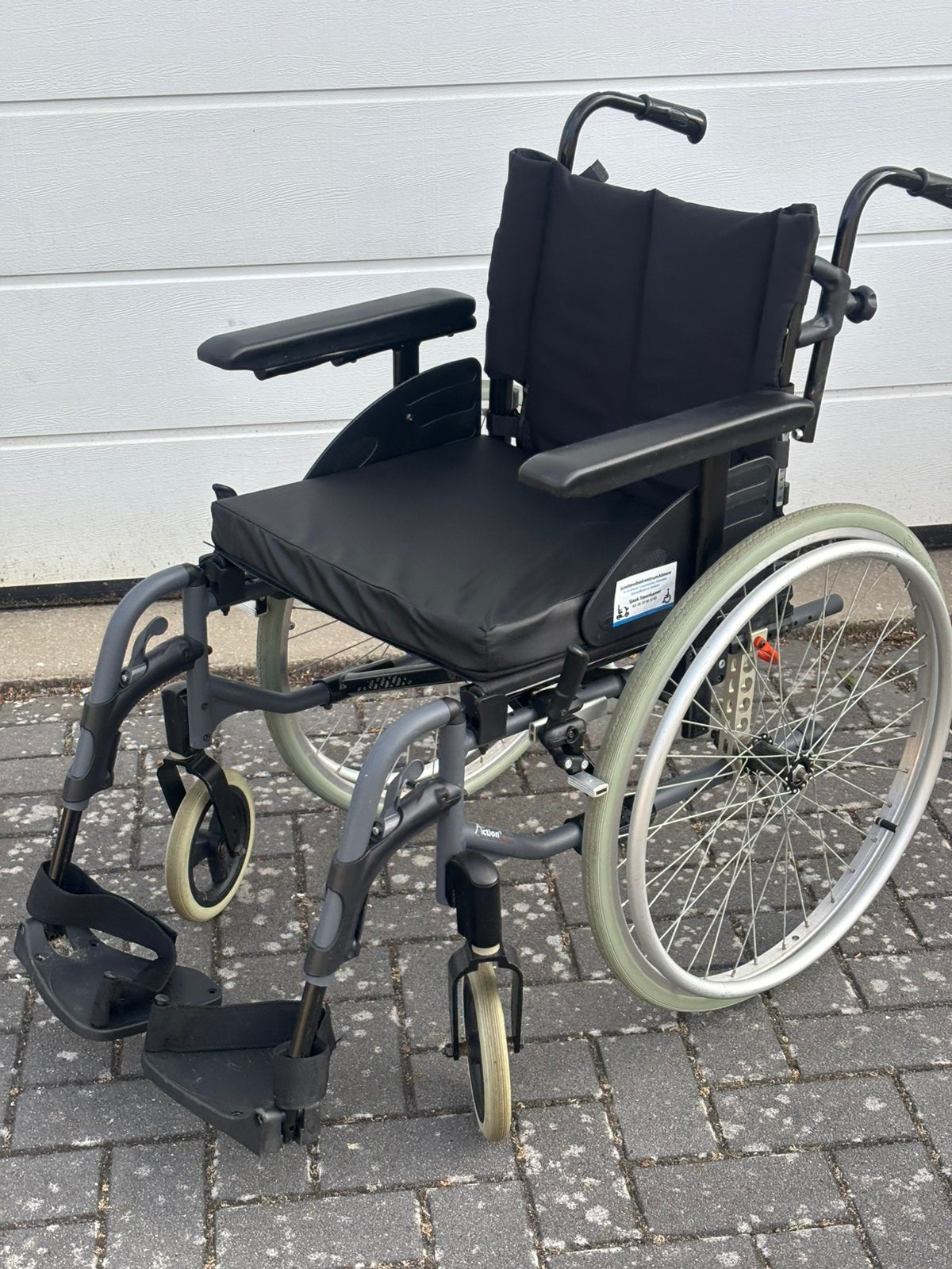 Rolstoel van Invacare , lichtgewicht , inklapbaar, Diversen, Rolstoelen, Invacare, Meer info ☎️0️⃣6️⃣➖2️⃣0️⃣9️⃣0️⃣1️⃣0️⃣4️⃣0️⃣