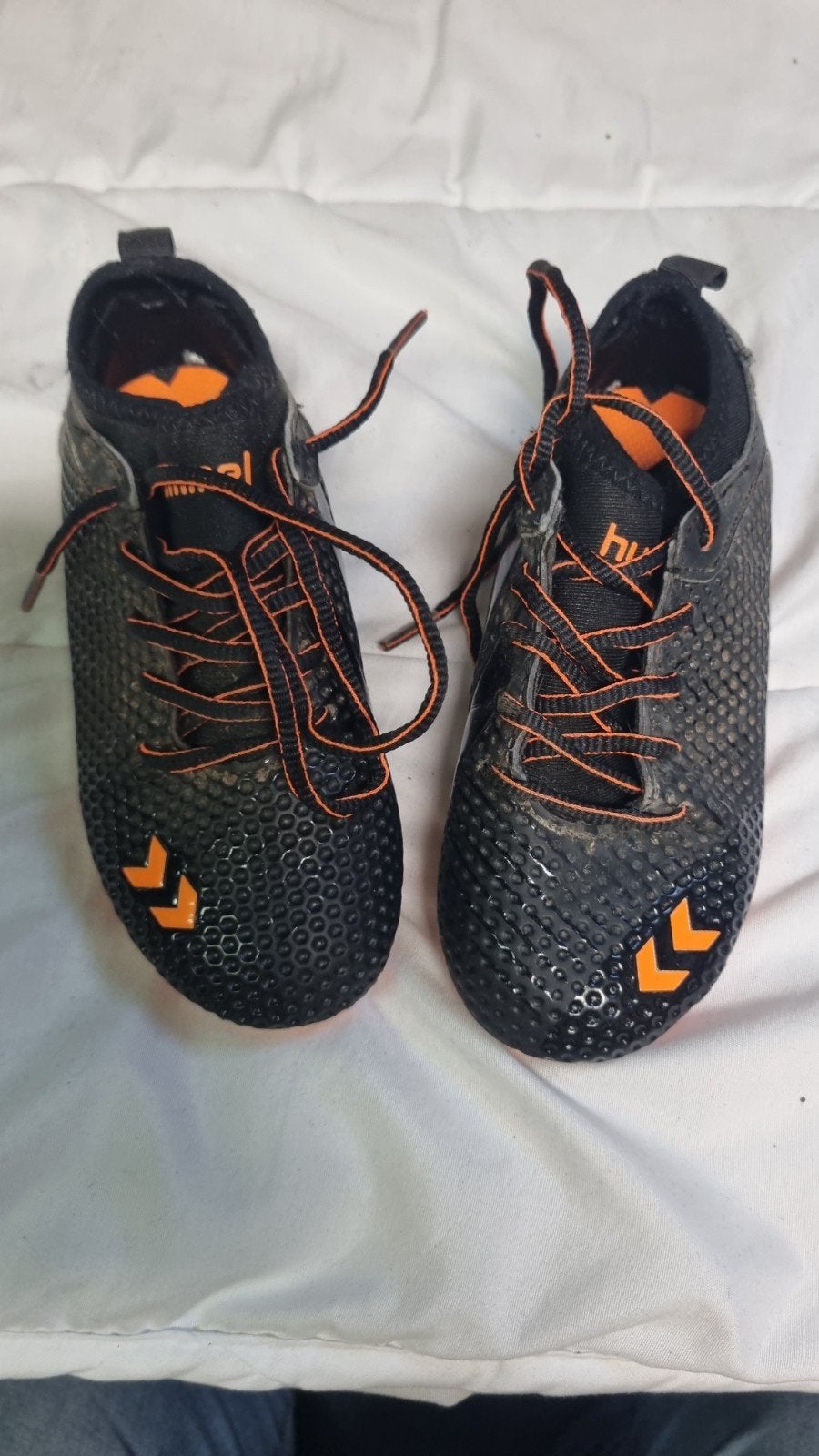 Hummel zwart oranje voetbalschoenen maat 28, Ophalen of Verzenden, Gebruikt, Schoenen