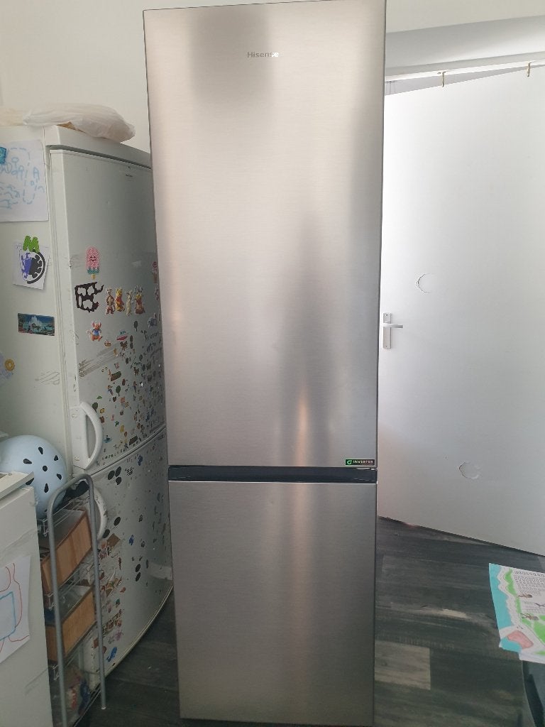 Hisense No-Frost RB440N4ACA, Ophalen, 200 liter of meer, Met aparte vriezer, 160 cm of meer