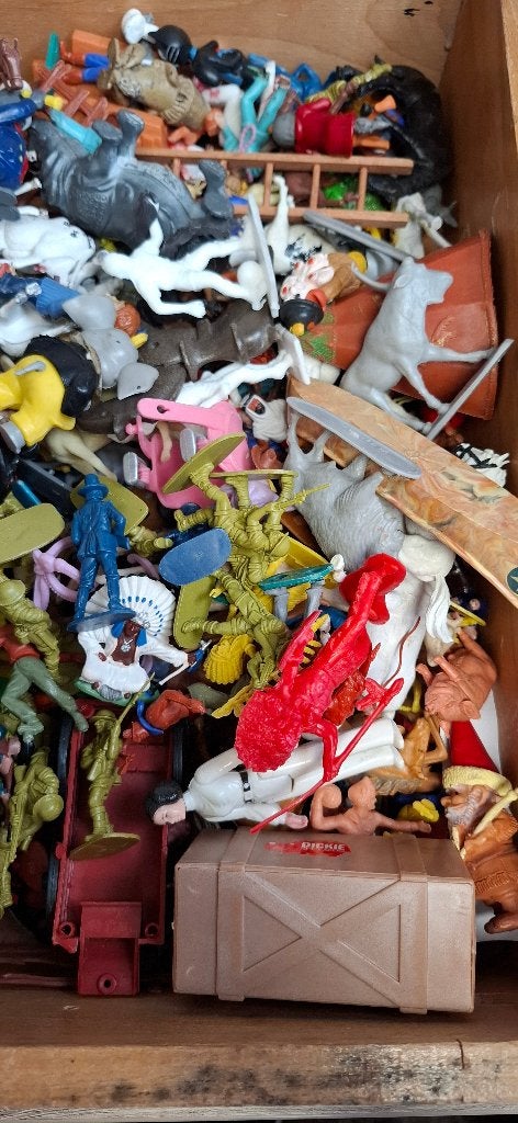 Grote Partij Vintage Speelgoed Figuurtjes & Houten Saloon, Ophalen, Gebruikt, Onbekend, Onbekend
