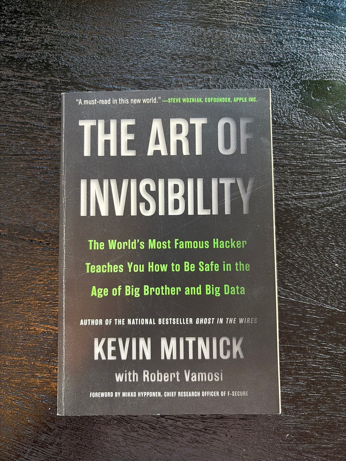 The Art of Invisibility - Kevin Mitnick, Ophalen of Verzenden, Zo goed als nieuw, Internet of Webdesign