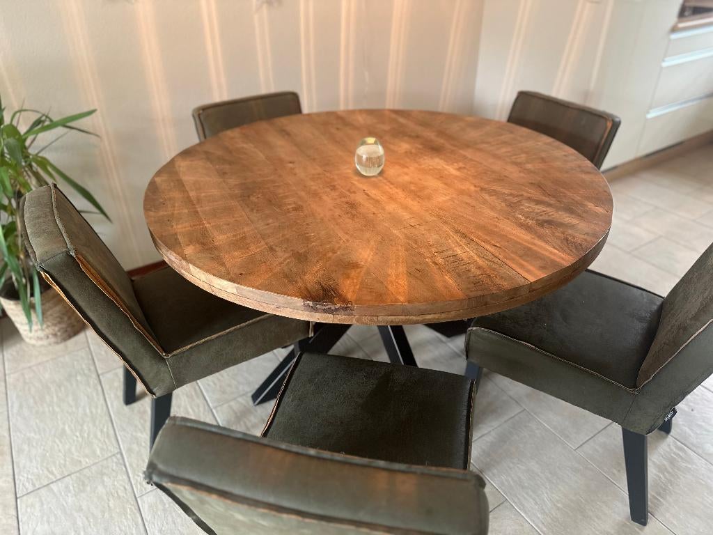 Ronde eettafel 130 cm – industrieel design met kruispoot, Huis en Inrichting, Tafels | Eettafels, Ophalen, Kersenhout, Rond, Zo goed als nieuw