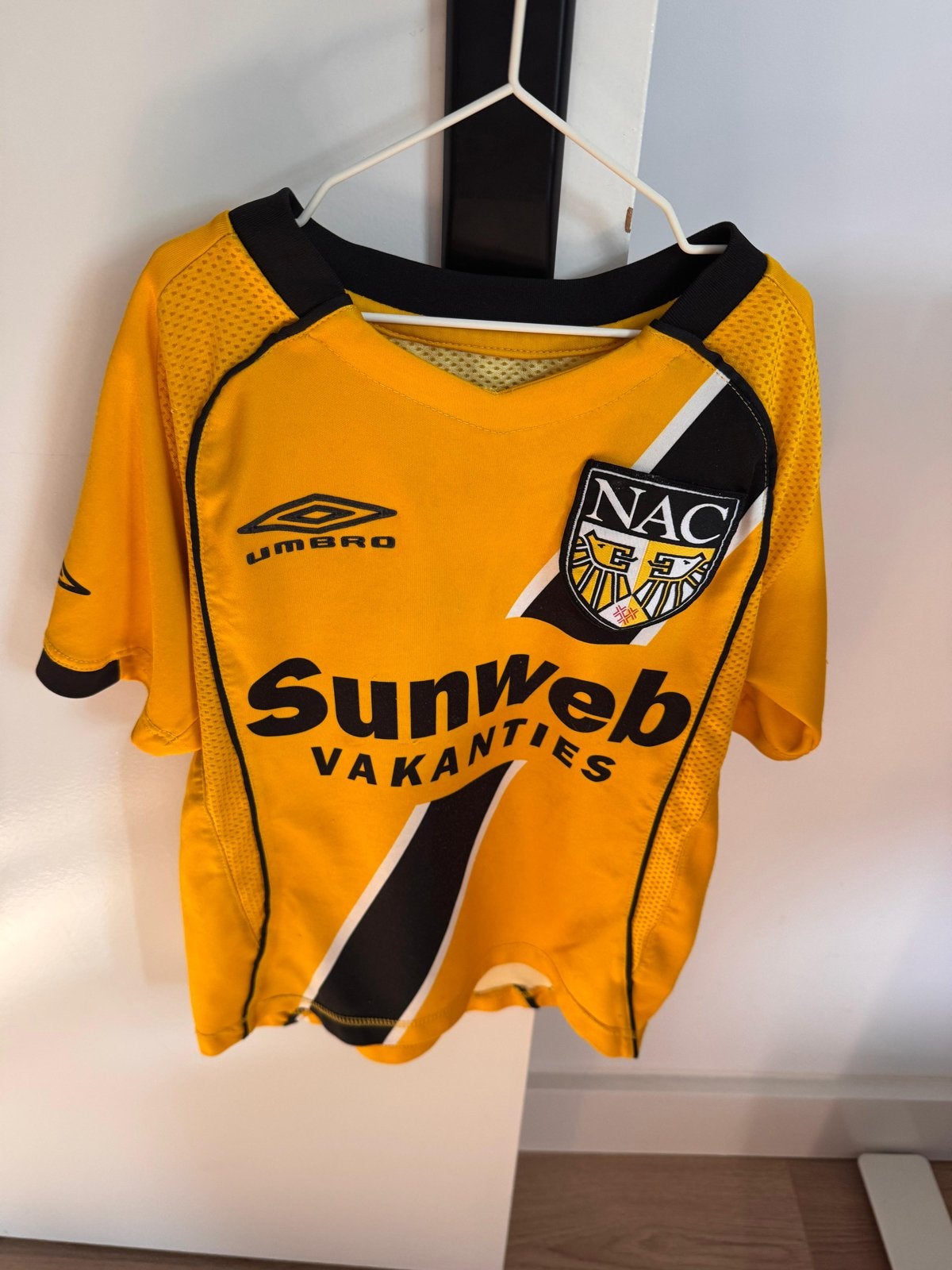 Vintage NAC Breda Thuisshirt Sunweb Vakanties Maat 128, Ophalen, Gebruikt