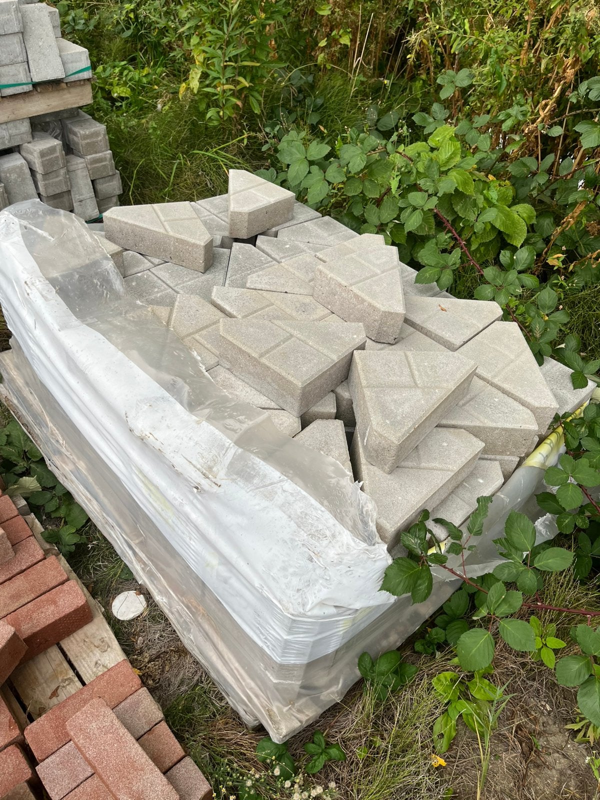 Bischopsmutsen, Ophalen, Nieuw, Beton, Klinkers