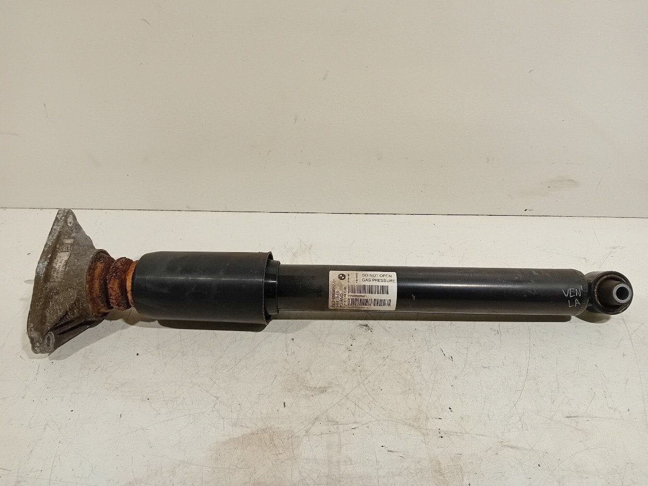 Schokbreker links achter BMW 3 serie, Onderdelen@venauto.nl, Van der Ven Autorecycling B.V., Gebruikt, Ettenseweg 76, 4706 PB Roosendaal, The Netherlands