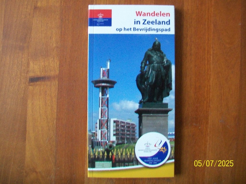 Wandelen in Zeeland - op het Bevrijdingspad ( KNBLO), Overige merken, Fiets- of Wandelgids, Ophalen of Verzenden, Zo goed als nieuw