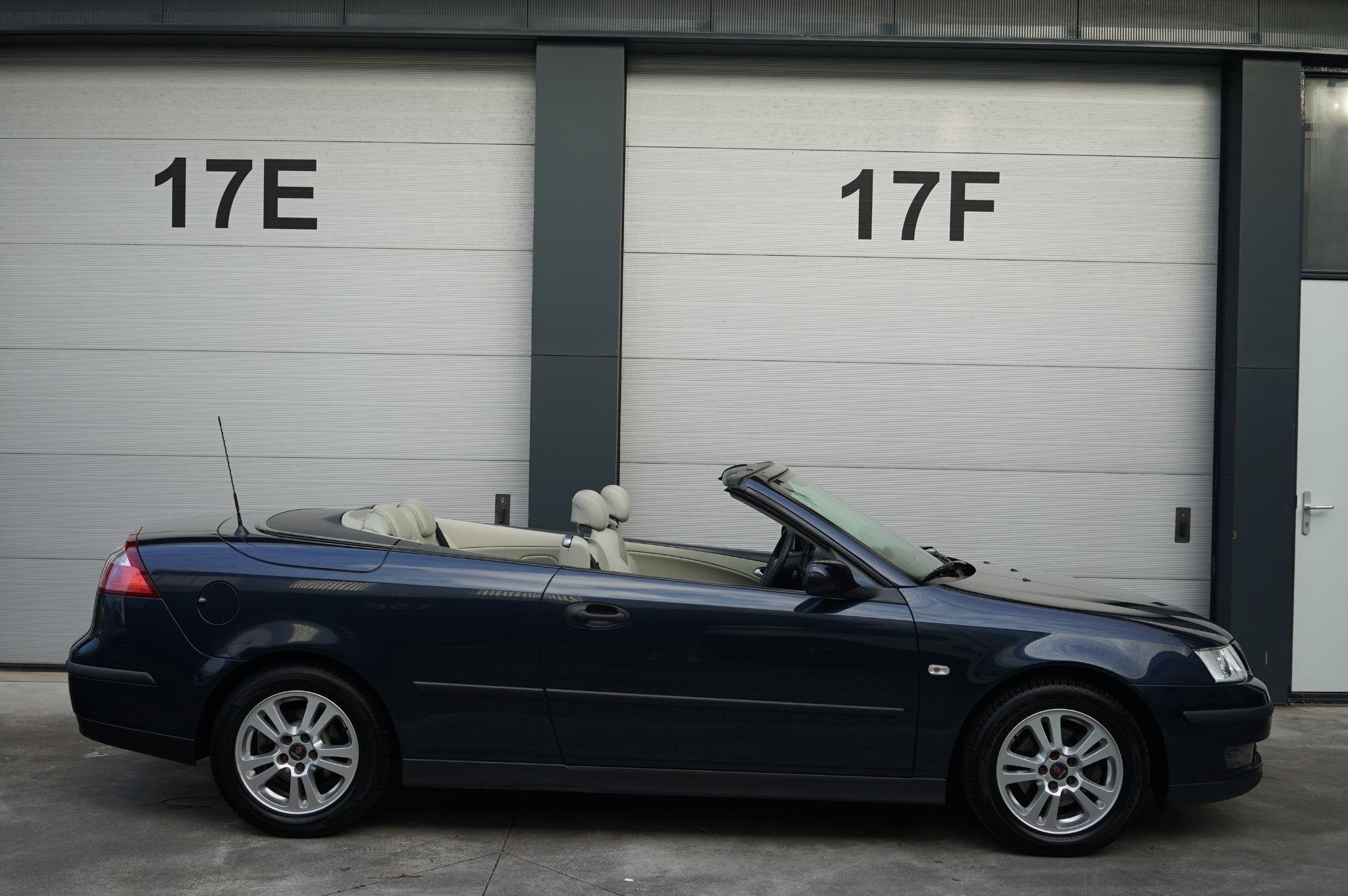 Saab 9-3 Cabrio 1.8t Linear, Auto's, Voorwielaandrijving, Gebruikt, Zwart, 4 cilinders