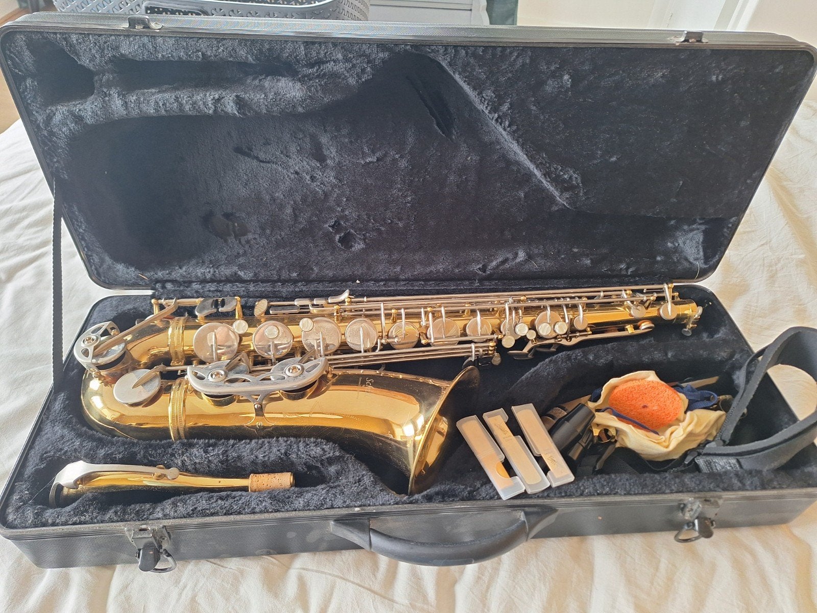 Schiller tenorsaxofoon inclusief koffer en accessoires, Muziek en Instrumenten, Blaasinstrumenten | Saxofoons, Ophalen, Gebruikt