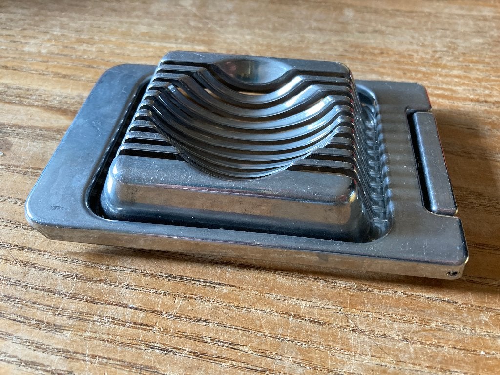 Westmark Rond-y-oval eiersnijder, Huis en Inrichting, Keuken | Keukenbenodigdheden, Ophalen of Verzenden, Zo goed als nieuw, Metaal