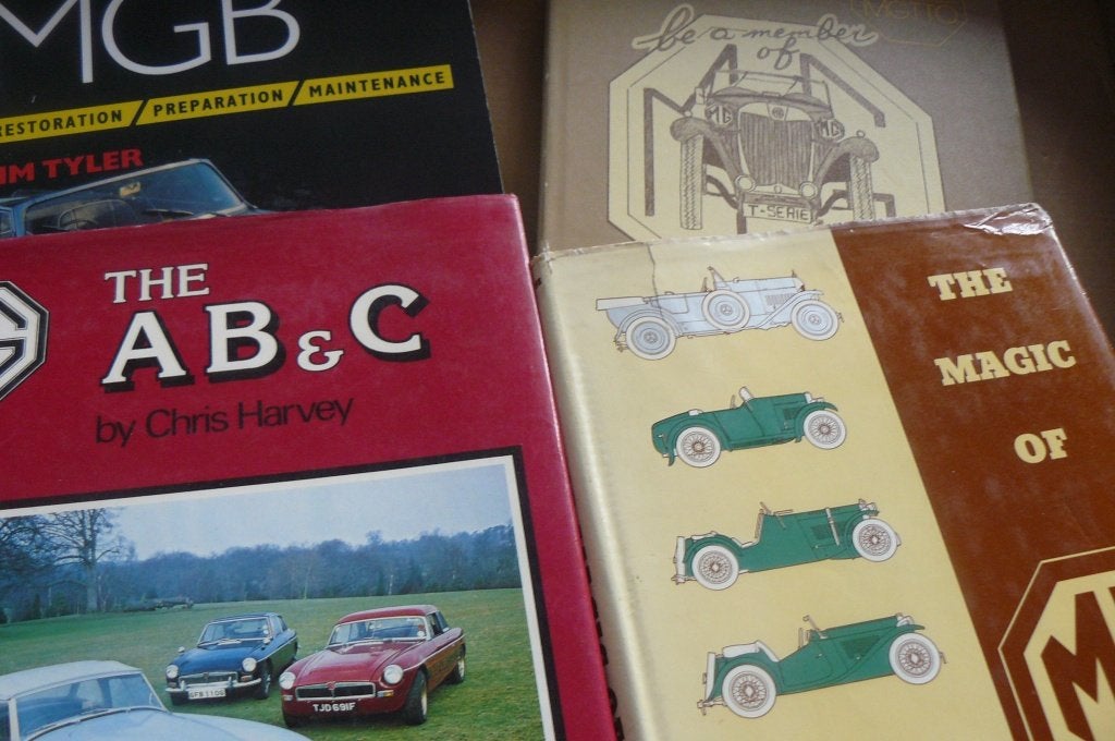 MG / MGB / 4 boeken / The Magic of MG / Restoration/ MGTTO, Boeken, Ophalen of Verzenden, Gelezen, Overige merken