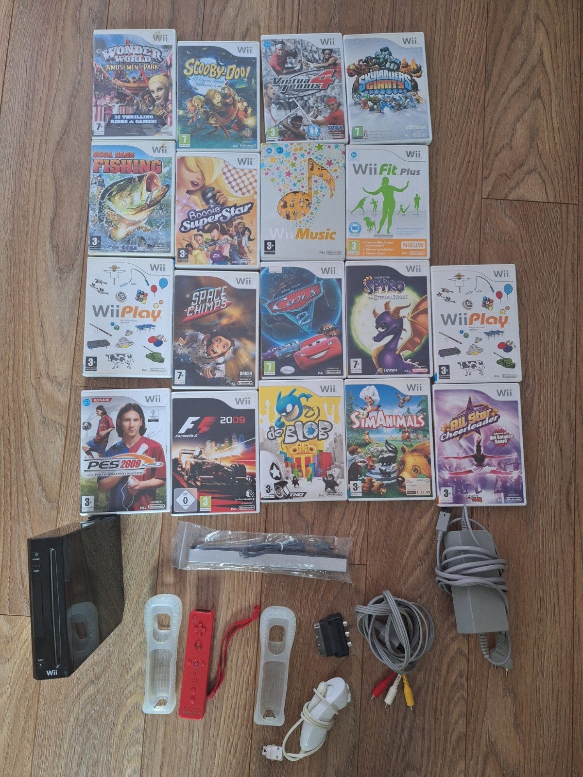 nintendo wii met 2 controllers en 19 spellen, Spelcomputers en Games, Met 2 controllers, Ophalen of Verzenden, Zo goed als nieuw