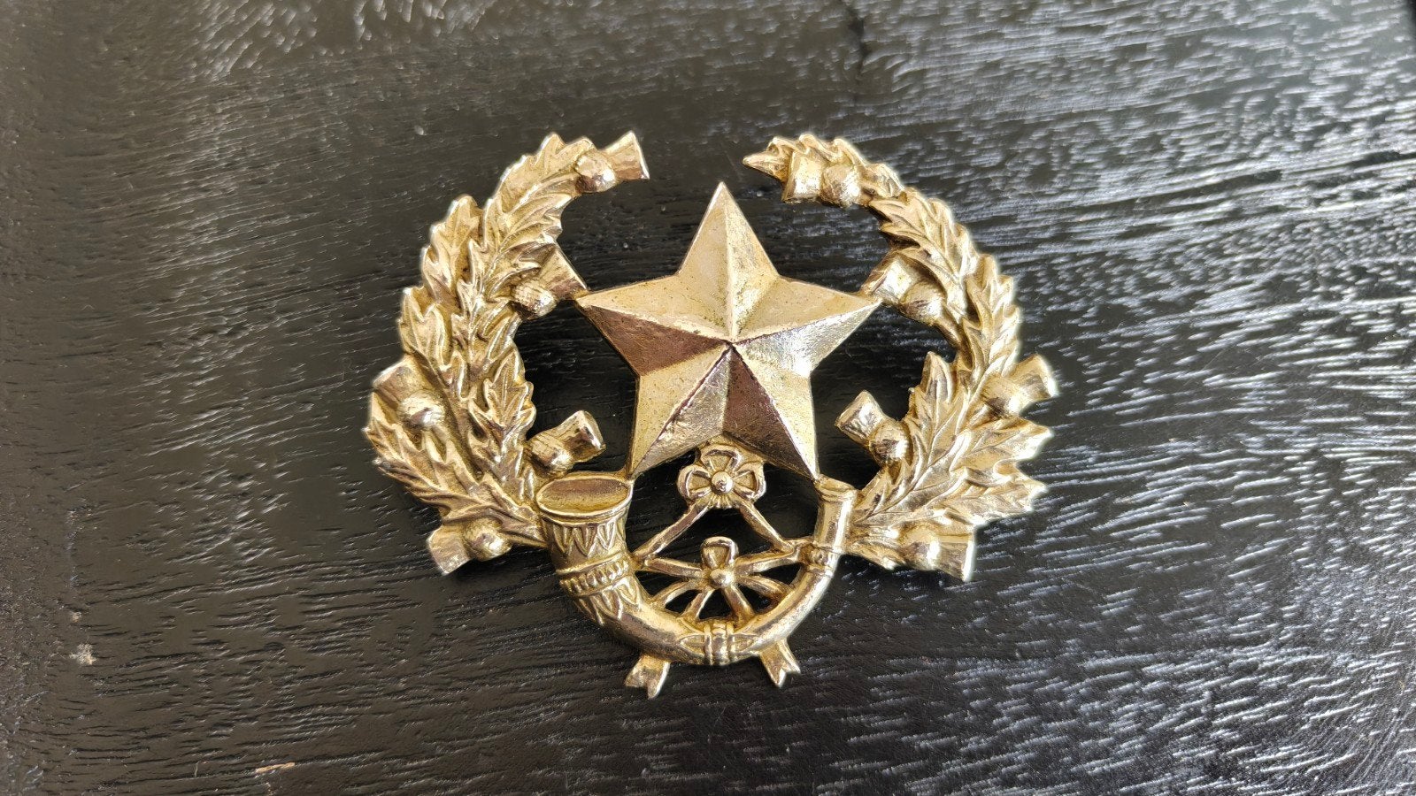 Originele WW1 WW2 Officiers capbadge Cameronians., Ophalen of Verzenden, Landmacht, Engeland, Embleem of Badge
