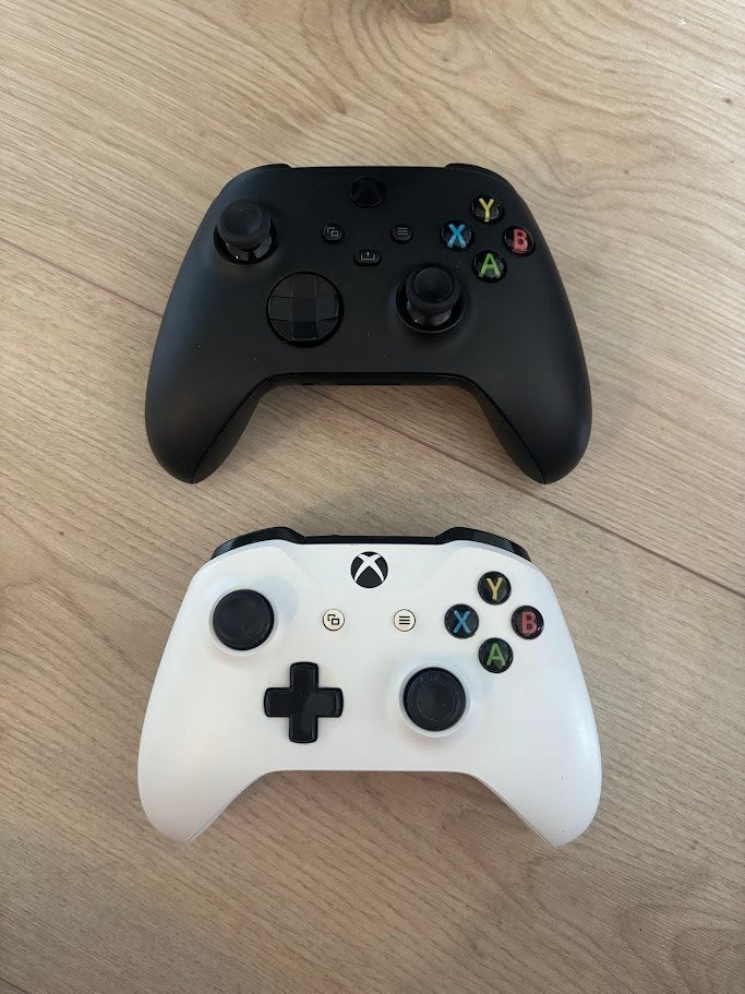 Foto 6 van Xbox Series X inc. Controllers