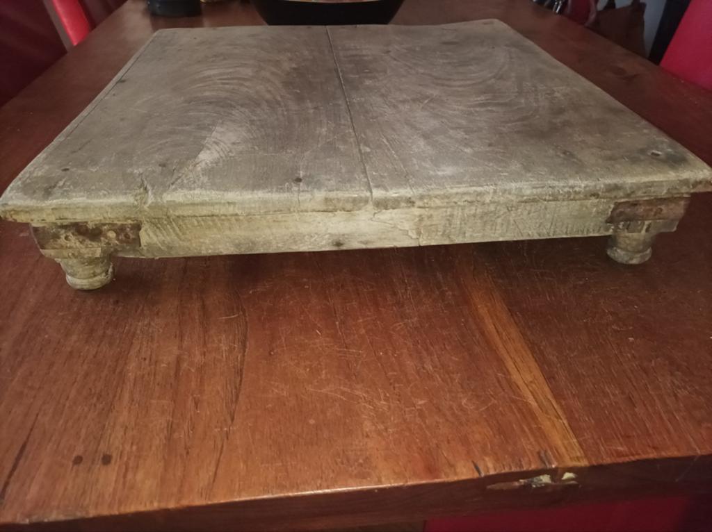 Mooie grote oude bajot tafel, Huis en Inrichting, Ophalen of Verzenden, Gebruikt