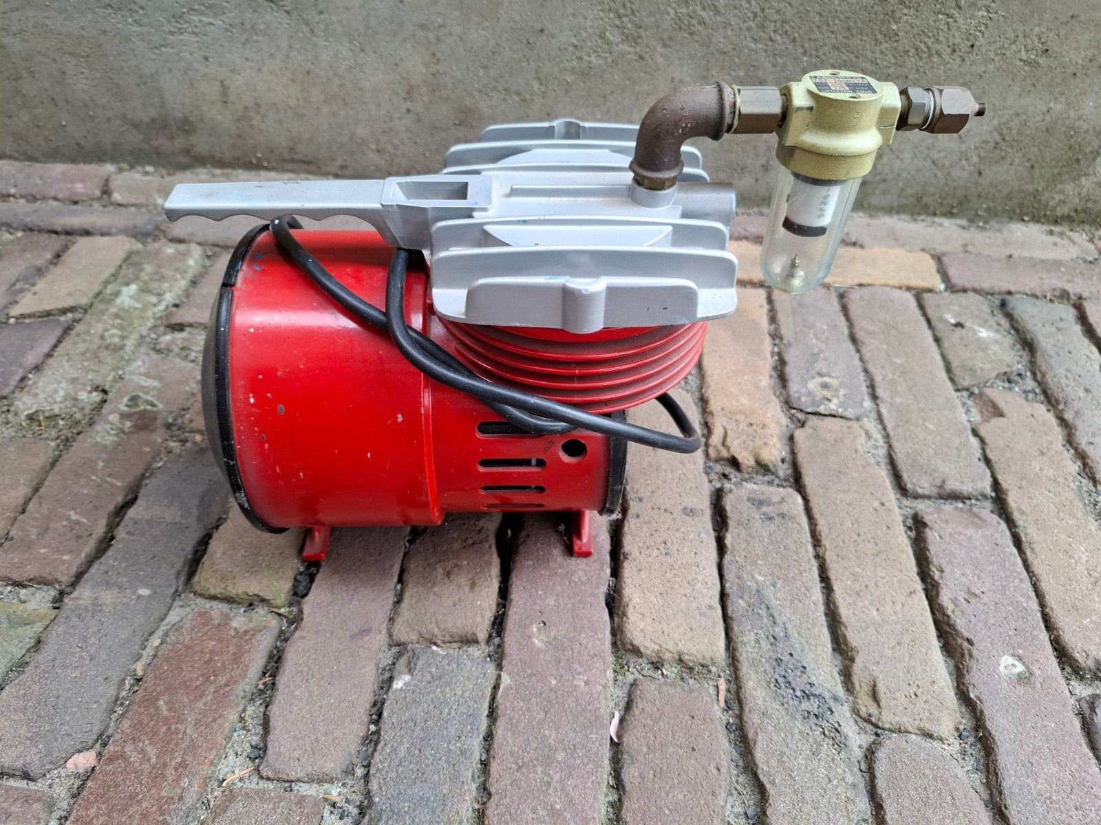 Compacte compressor met filter - Ideaal voor hobbyisten, Ophalen, Gebruikt, 6 tot 10 bar, Minder dan 200 liter/min