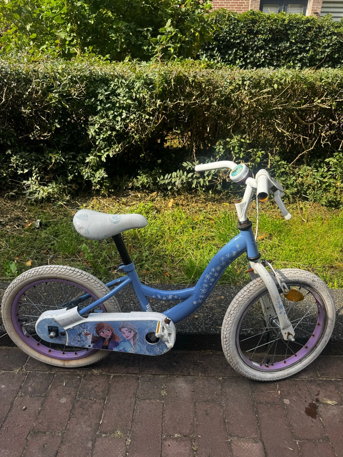 Frozen kinderfiets 16 inch - Zo goed als nieuw, Fietsen en Brommers, Fietsen | Kinderfietsjes, Ophalen, Zo goed als nieuw, Terugtraprem