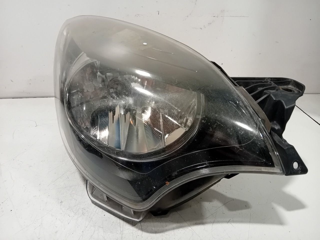 Koplamp rechts Renault Twingo, Auto-onderdelen, Onderdelen@venauto.nl, Van der Ven Autorecycling B.V., Gebruikt, Ettenseweg 76, 4706 PB Roosendaal, The Netherlands