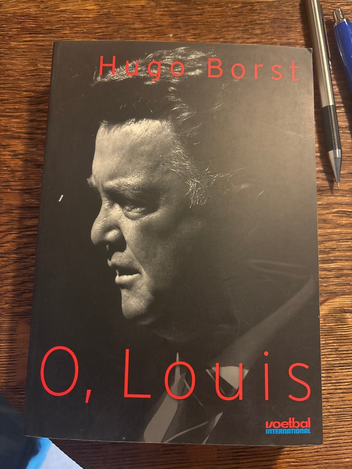 O, Louis - Hugo Borst (Voetbal International), Ophalen of Verzenden, Zo goed als nieuw, Sport