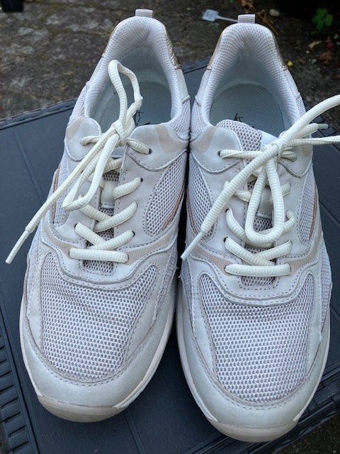 Leuke beige schoenen, Gabor rollingsoft, maat 40 (6,5), zgan, Beige, Gabor, Ophalen of Verzenden, Sneakers of Gympen
