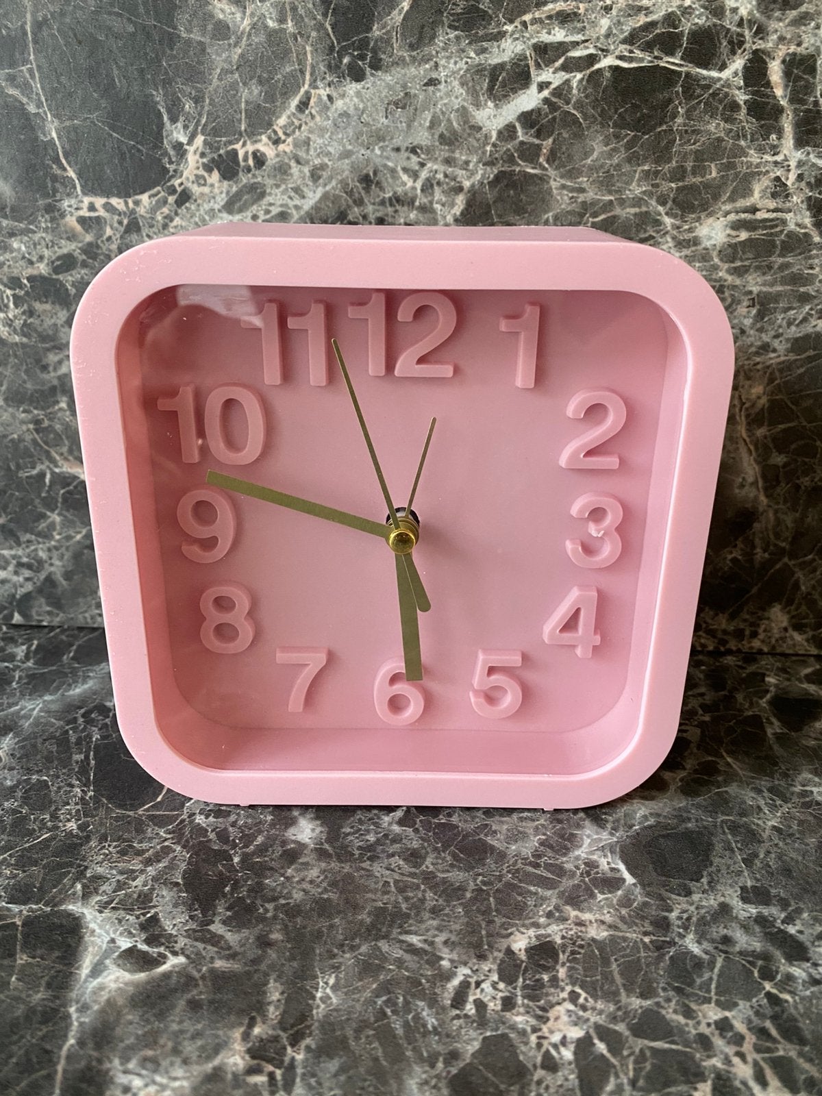 Roze Klok - Stijlvol en Functioneel, Huis en Inrichting, Woonaccessoires | Klokken, Ophalen of Verzenden, Zo goed als nieuw, Analoog