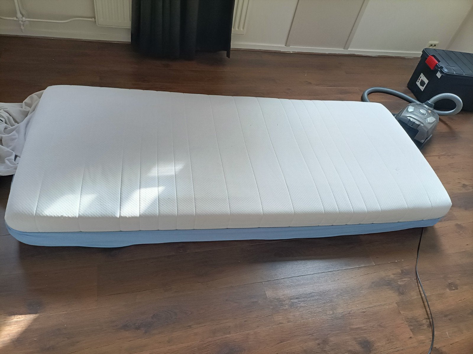 Comfortabel matras, Huis en Inrichting, Slaapkamer | Matrassen en Bedbodems, Ophalen, 90 cm, Eenpersoons, Zo goed als nieuw