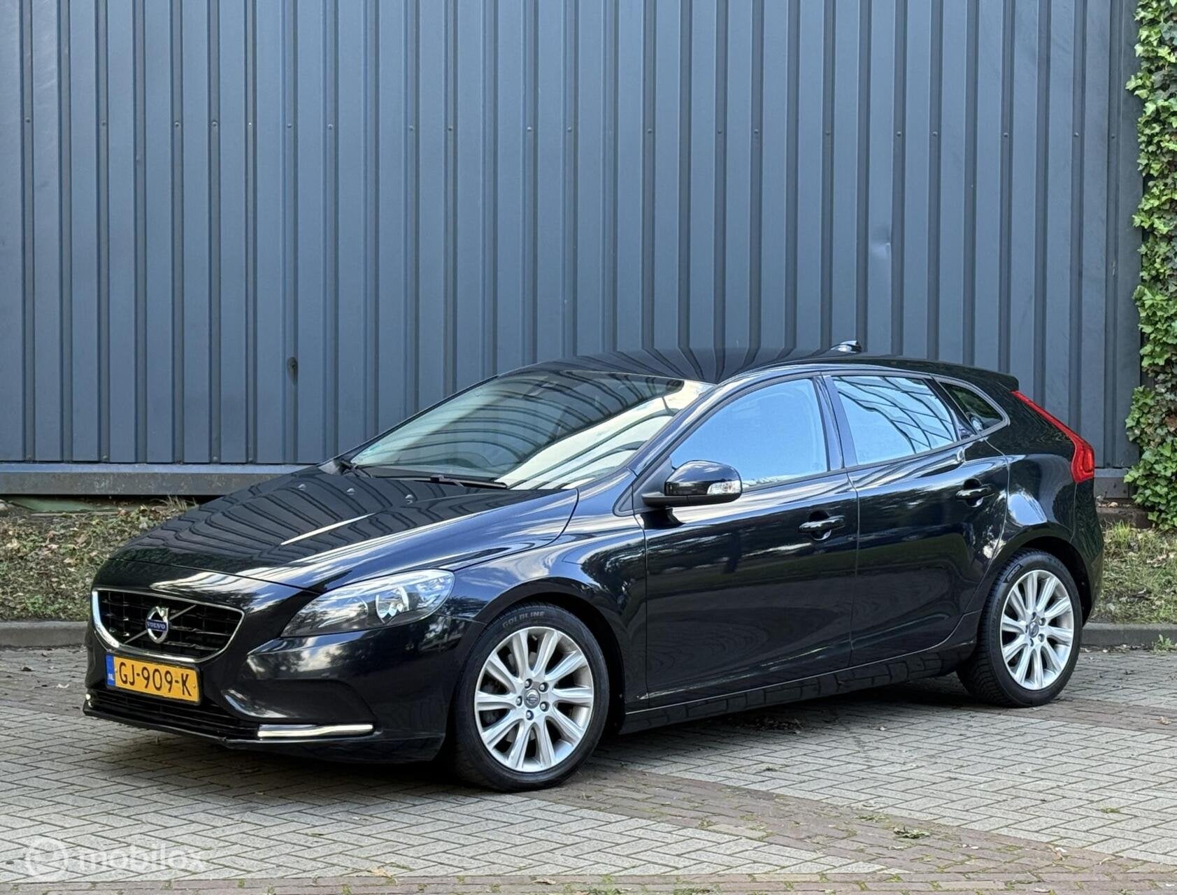 Volvo V40 1.6 D2 |Automaat|LED|Navi|Trekhaak|Boekjes, Euro 5, Gebruikt, 4 cilinders, 700 kg