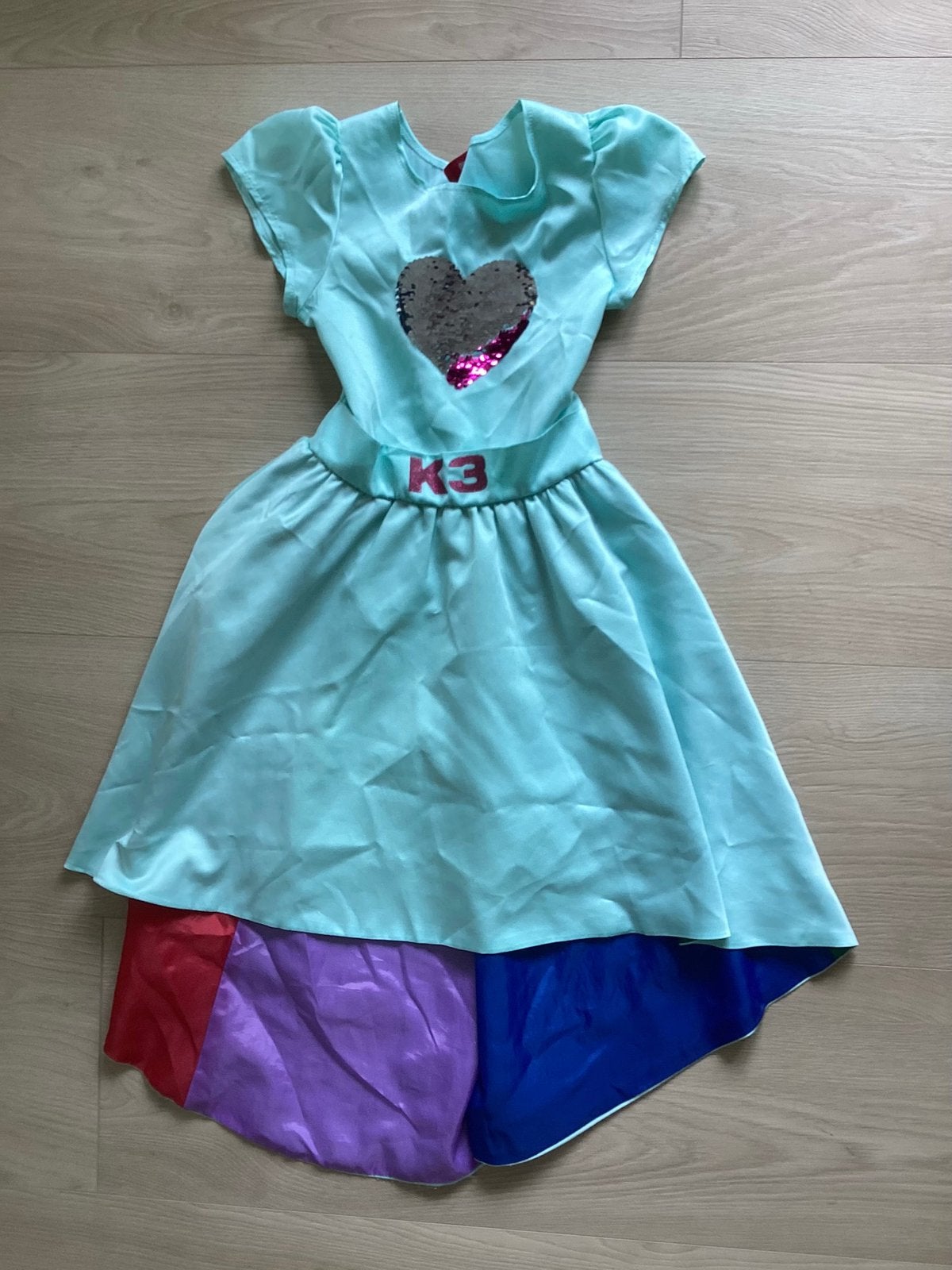 K3  Verkleedjurk Love Cruise TEGEN ELK AANNEMELIJK BOD, Ophalen, 134 t/m 140, Meisje