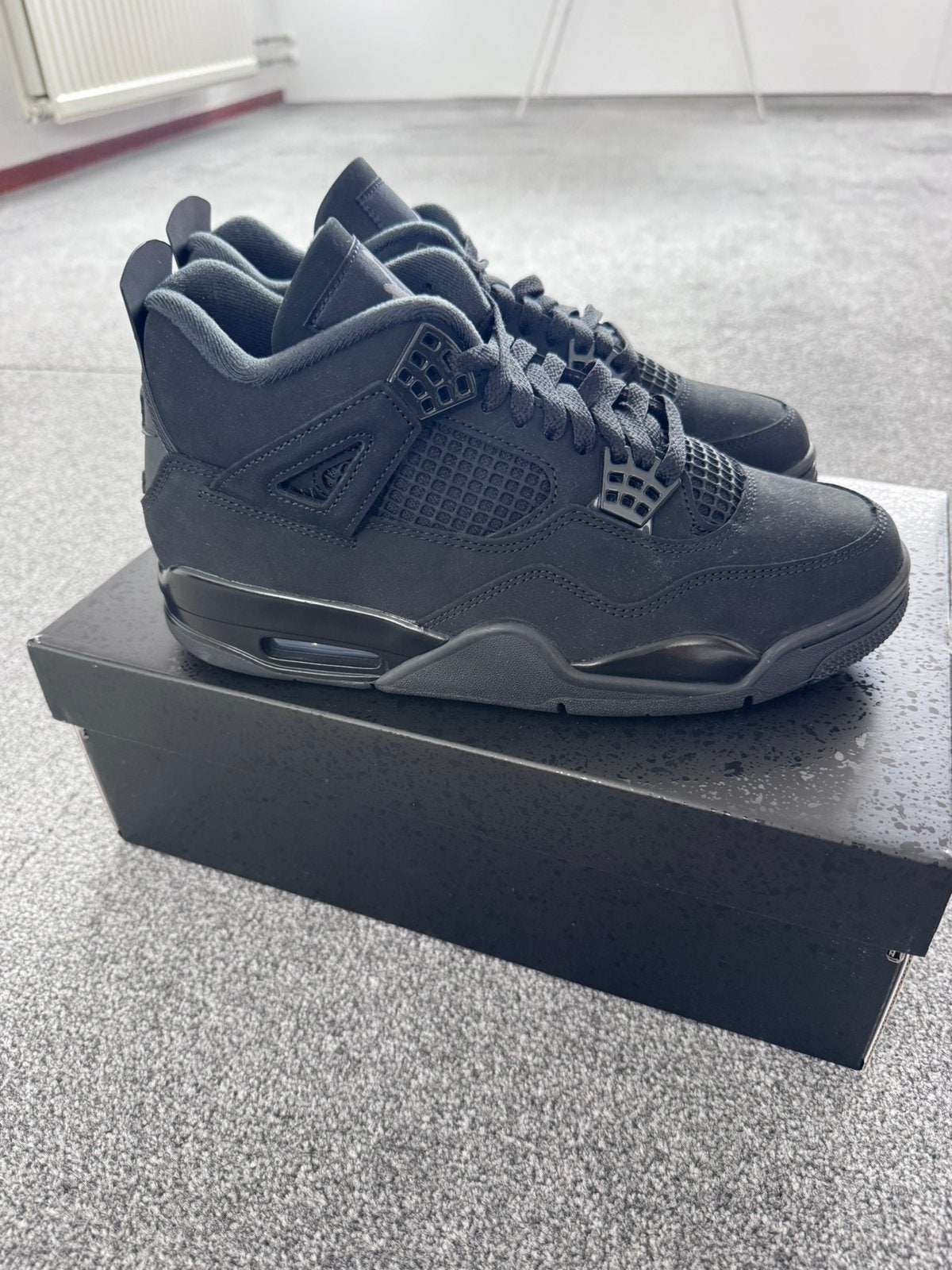 Jordan 4 Retro Black Cat 2025 | 43, Kleding | Heren, Schoenen, Zwart, Nieuw, Ophalen of Verzenden, Sneakers of Gympen
