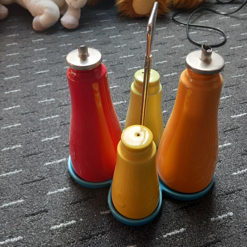 Kleurrijke Sausdispensers met Houder - Zo goed als nieuw, Overige typen, Kunststof, Ophalen of Verzenden, Zo goed als nieuw