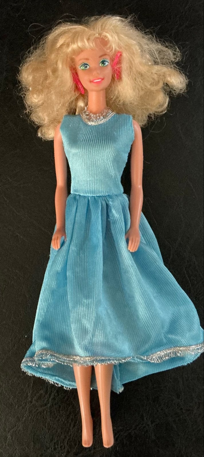 Vintage Twist ‘N Turn-body Barbie Pop in Blauwe vintage Jurk, Kinderen en Baby's, Ophalen of Verzenden, Gebruikt, Barbie