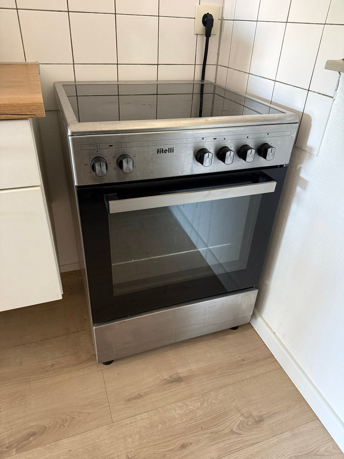 Fitelli Vrijstaand Keramisch Fornuis met Oven - Gebruikt, Witgoed en Apparatuur, Fornuizen, Ophalen, Gebruikt, Keramisch, 4 kookzones