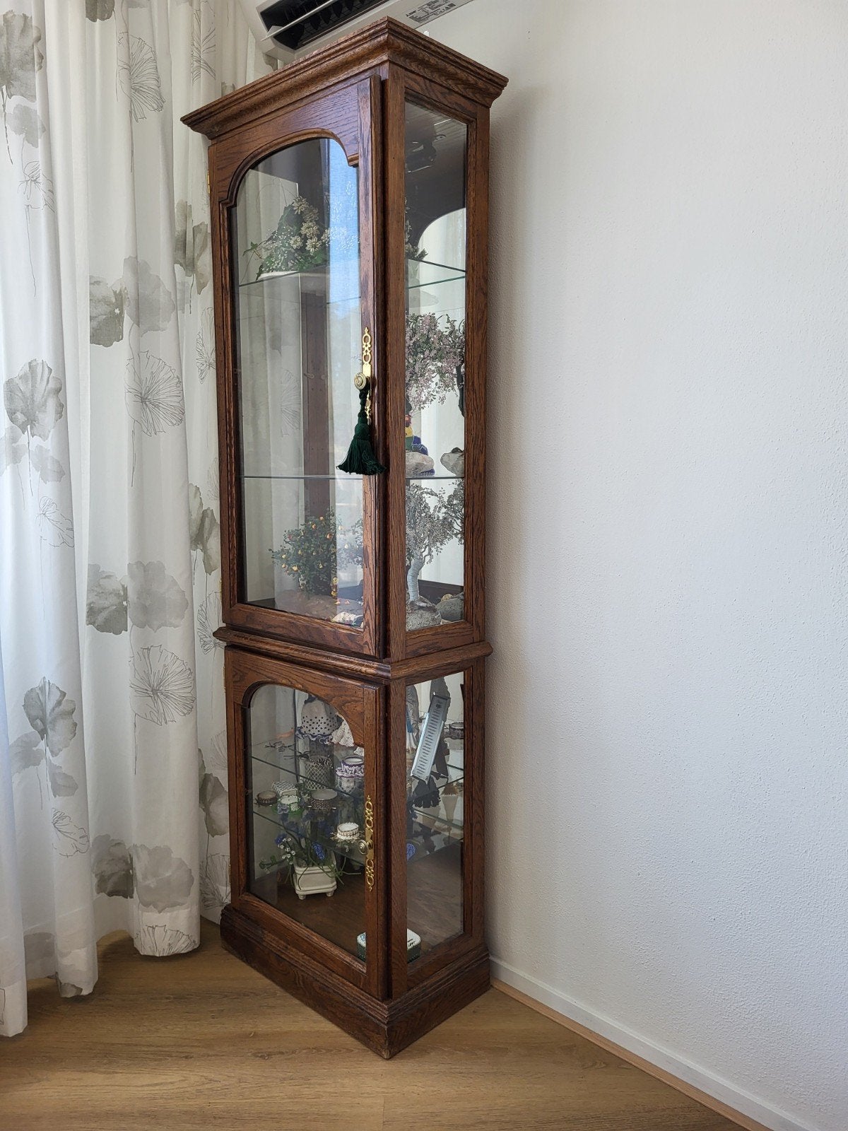 Mooie houten vitrinekast, Ophalen, Glas, Klassiek, 50 tot 100 cm