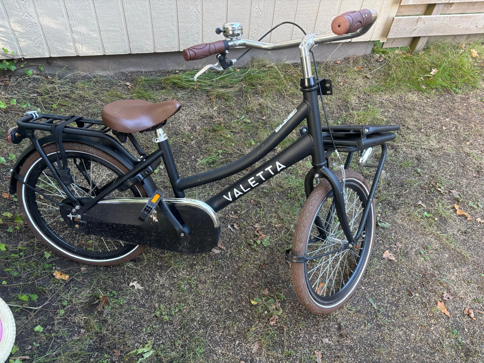 2 kinderfietsen: zwart (tot 7 jaar) en roze (tot 4 jaar), Fietsen en Brommers, Ophalen, Gebruikt, Minder dan 16 inch, Zijwieltjes