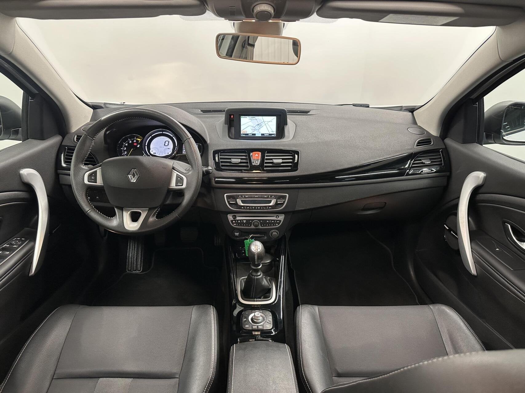 Foto 2 van Renault Megane 1.4 TCe Bose PANO NAVI CRUISE LM TREKHAAK.