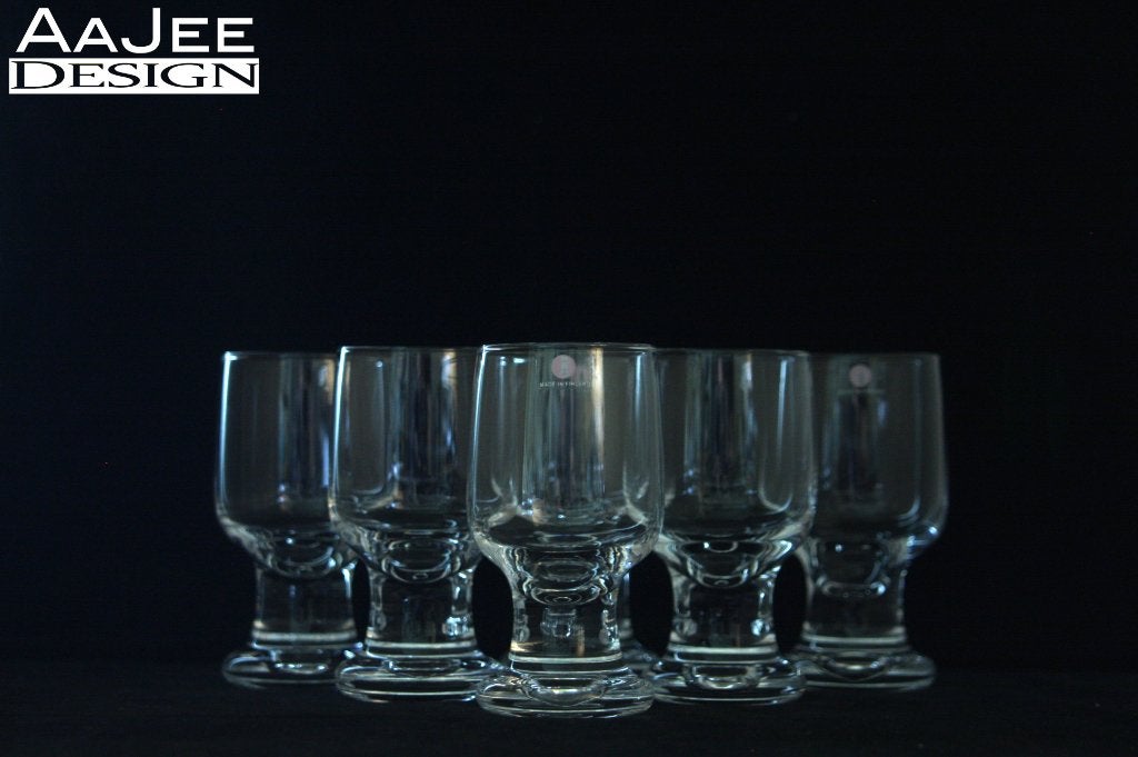 Iittala Finland - Joiku - Shotglas - Tapio Wirkkala - 1973, Verzamelen, Glas en Borrelglaasjes, Ophalen of Verzenden, Zo goed als nieuw