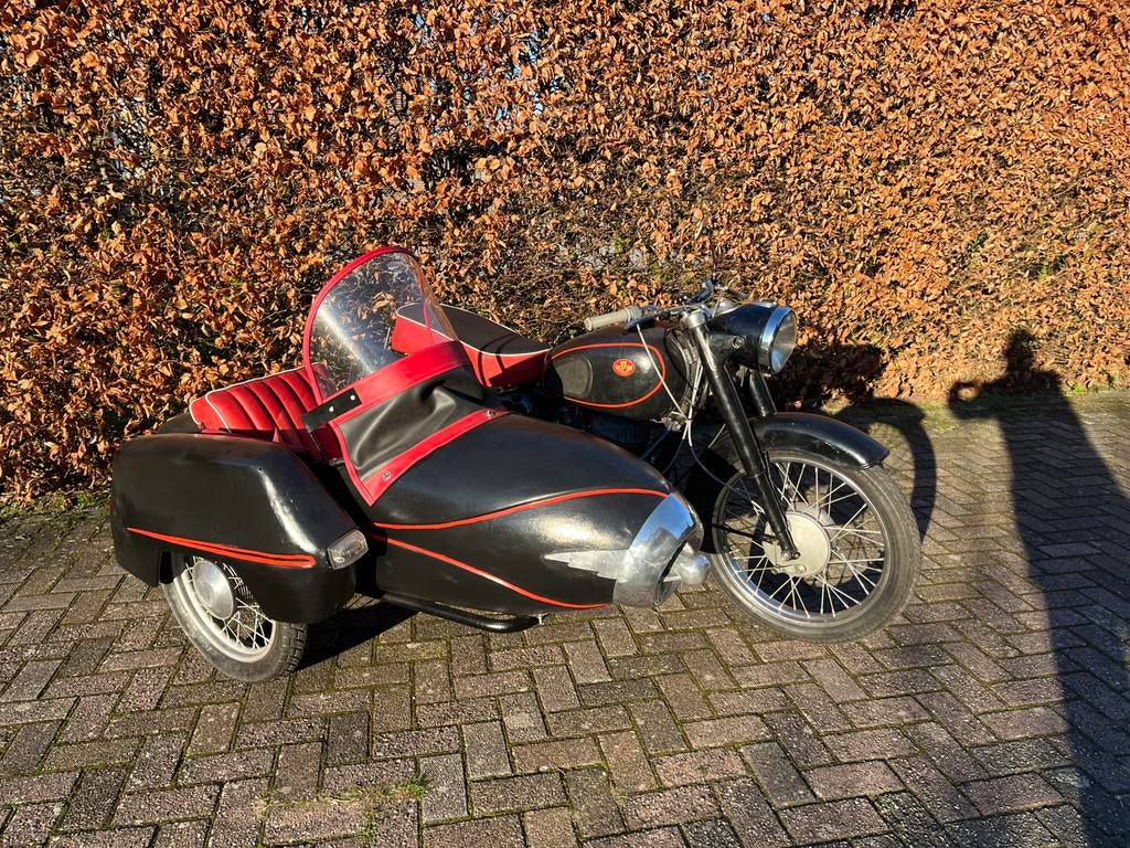 Pannonia T5 met Duna zijspan., Motoren, 250 cc, Gebruikt, Handgeschakeld, 1 cilinder