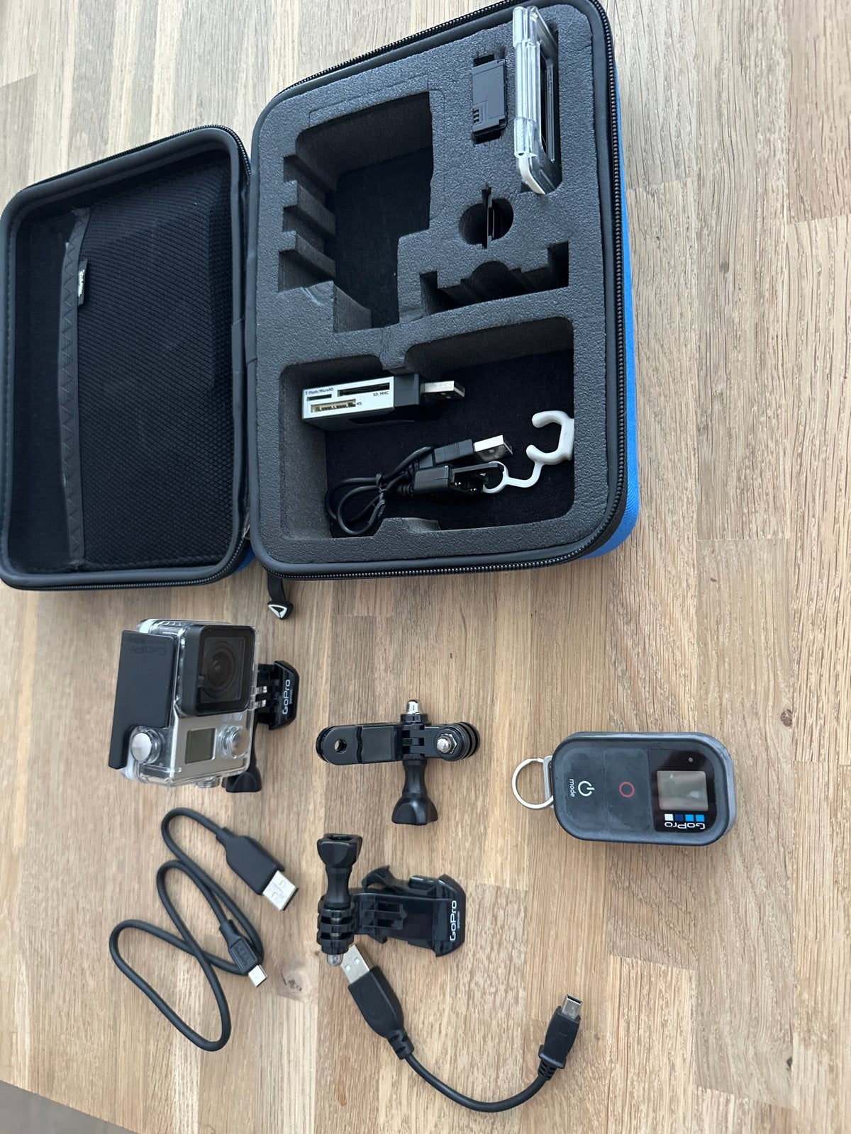GoPro HERO3+ Silver Edition met accessoires en koffer, Ophalen of Verzenden, Gebruikt, GoPro