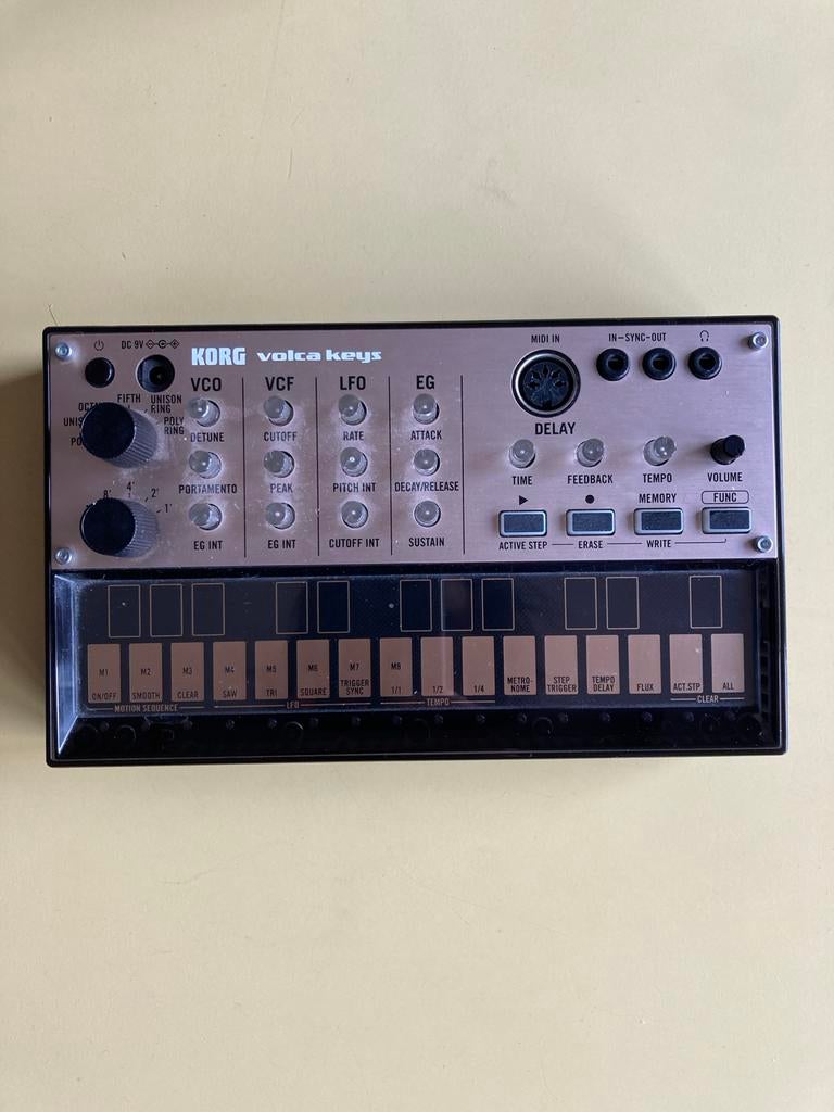 Korg Volca Keys - Zo goed als nieuw, uit rookvrije studio, Muziek en Instrumenten, Korg, Zo goed als nieuw, Met midi-aansluiting