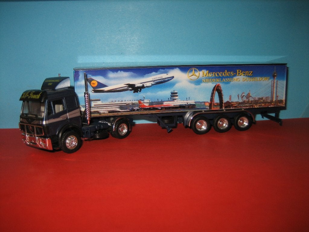 MB-Dusseldorf  MERCEDES met oplegger AWM, Hobby en Vrije tijd, Modelauto's | 1:87, Ophalen of Verzenden, Zo goed als nieuw, Bus of Vrachtwagen